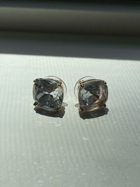 Classic Clear Crystal Stud Earrings - Gold Setting